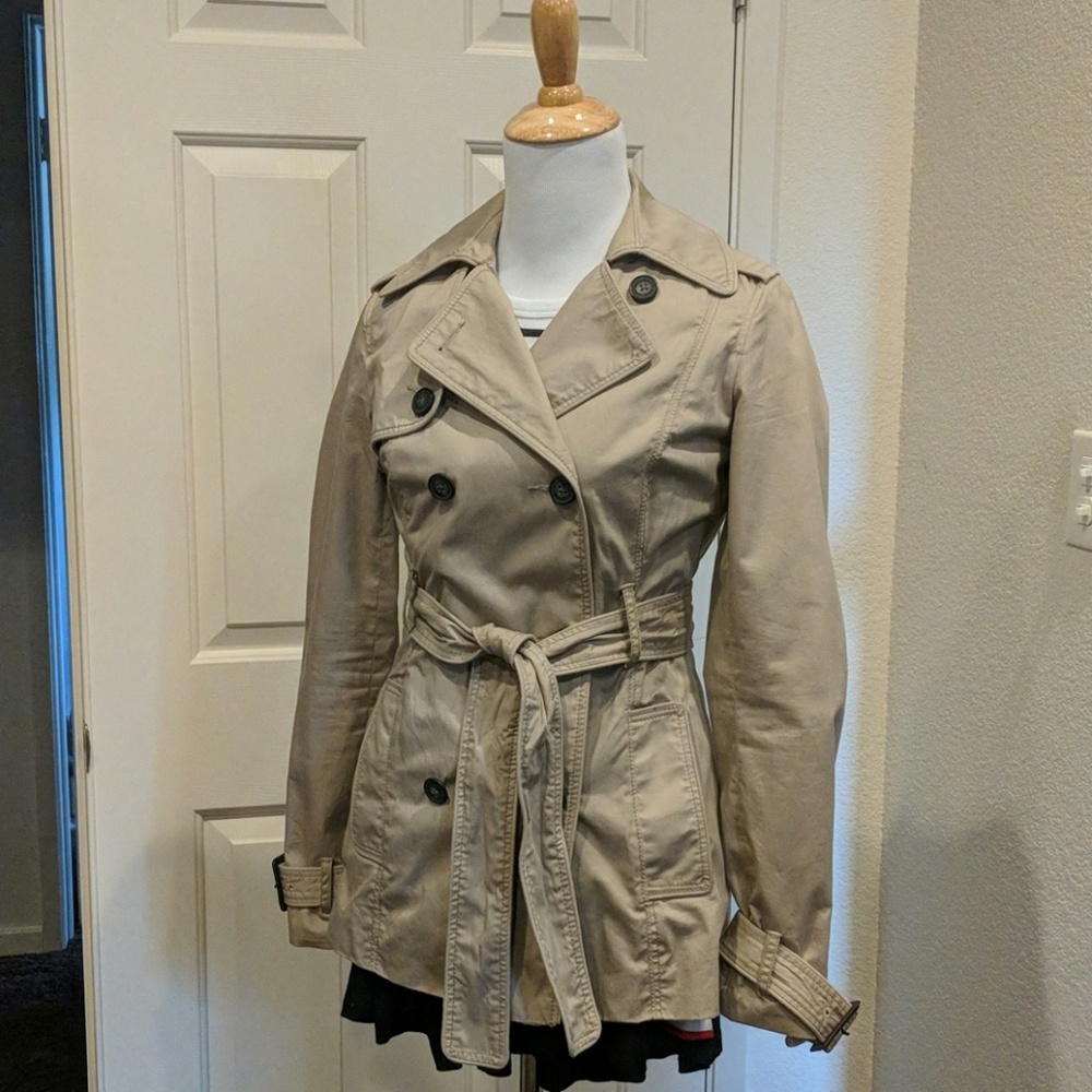 American Eagle Short Beige Trench Coat